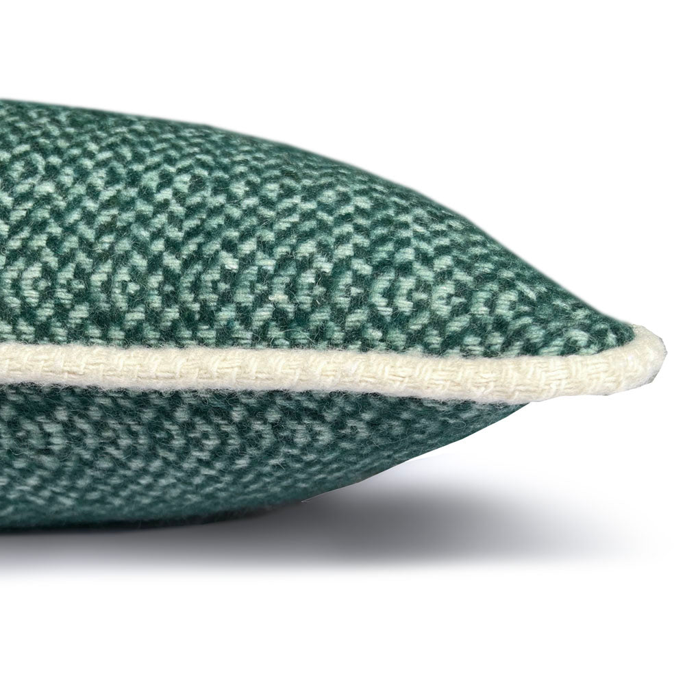 Malagoon cushion - pine green structure - 35x60cm recycled wool
