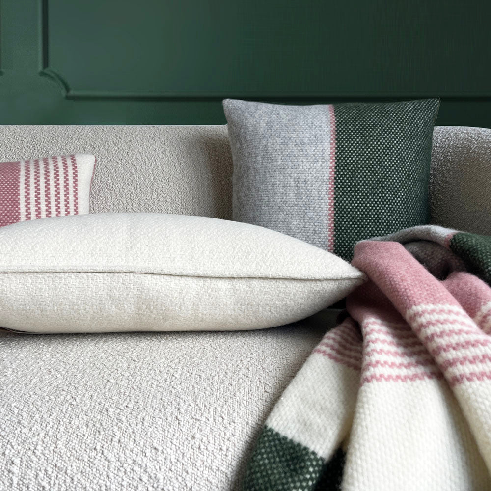 Malagoon throw Festivity - misty pink - 140x200cm 100% wool